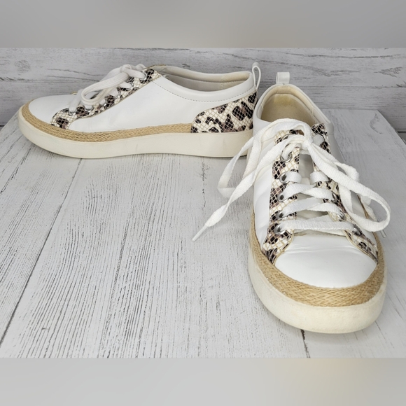 Vionic Winny Sneakers,  Snake Print, Size 7 - Picture 7 of 10